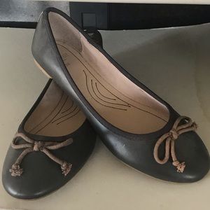 G One ballerina New greenish Brown sz 39